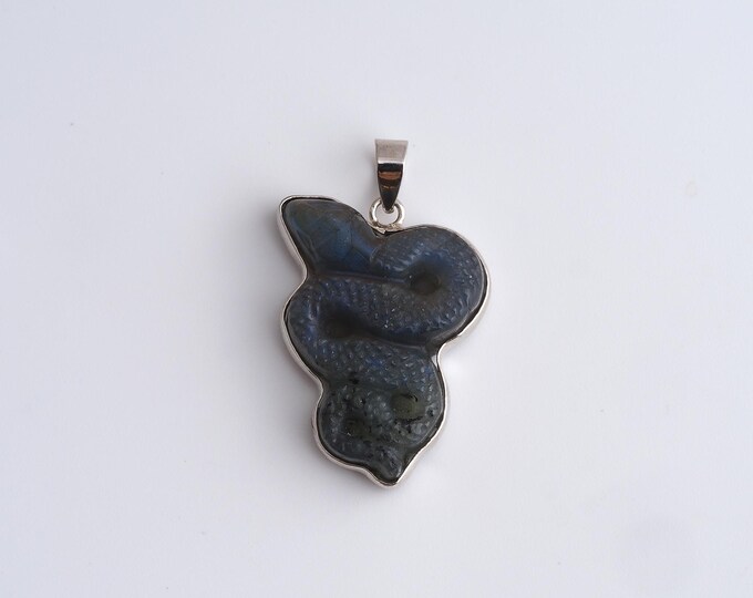 Snake Gemstone Pendant,Animal Natural Stone Charms,Crystal Gemstone Charm DIY Jewelry Making Supply,36x22.8x7.8mm