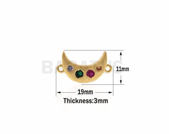 Puede incluir: Encanto de media luna dorada con tres piedras de cristal de colores. El encanto tiene 19 mm de ancho y 11 mm de alto. Grosor: 3 mm.