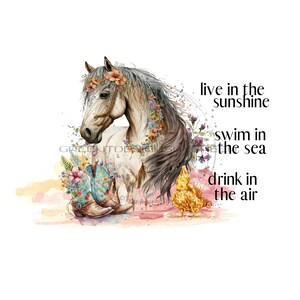 Paard PNG, hengst PNG voor sublimatie, vintage afbeelding van paard "Live in the Sunshine, Swim in the Sea, Drink in the Air" Western PNG.
