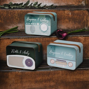 Scatola per biglietti di matrimonio personalizzata, scatola radio dall'aspetto vintage per biglietti e regali, scatola dei ricordi di nozze in acrilico personalizzata, regalo unico per coppia