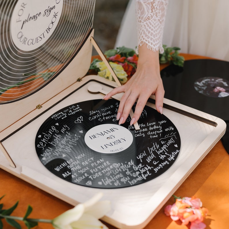 Vinyl Record Guest Book Sign with Record Player Imitation, Music Lover Wedding Gift, Unique Personalized Wedding Guestbook Alternative image 1