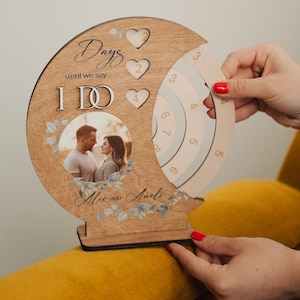 Wedding Countdown, Days Until I Do Calendar, Personalized Wedding Day Tracker, Gift for Fiance, Engagement Countdown Display with Stand