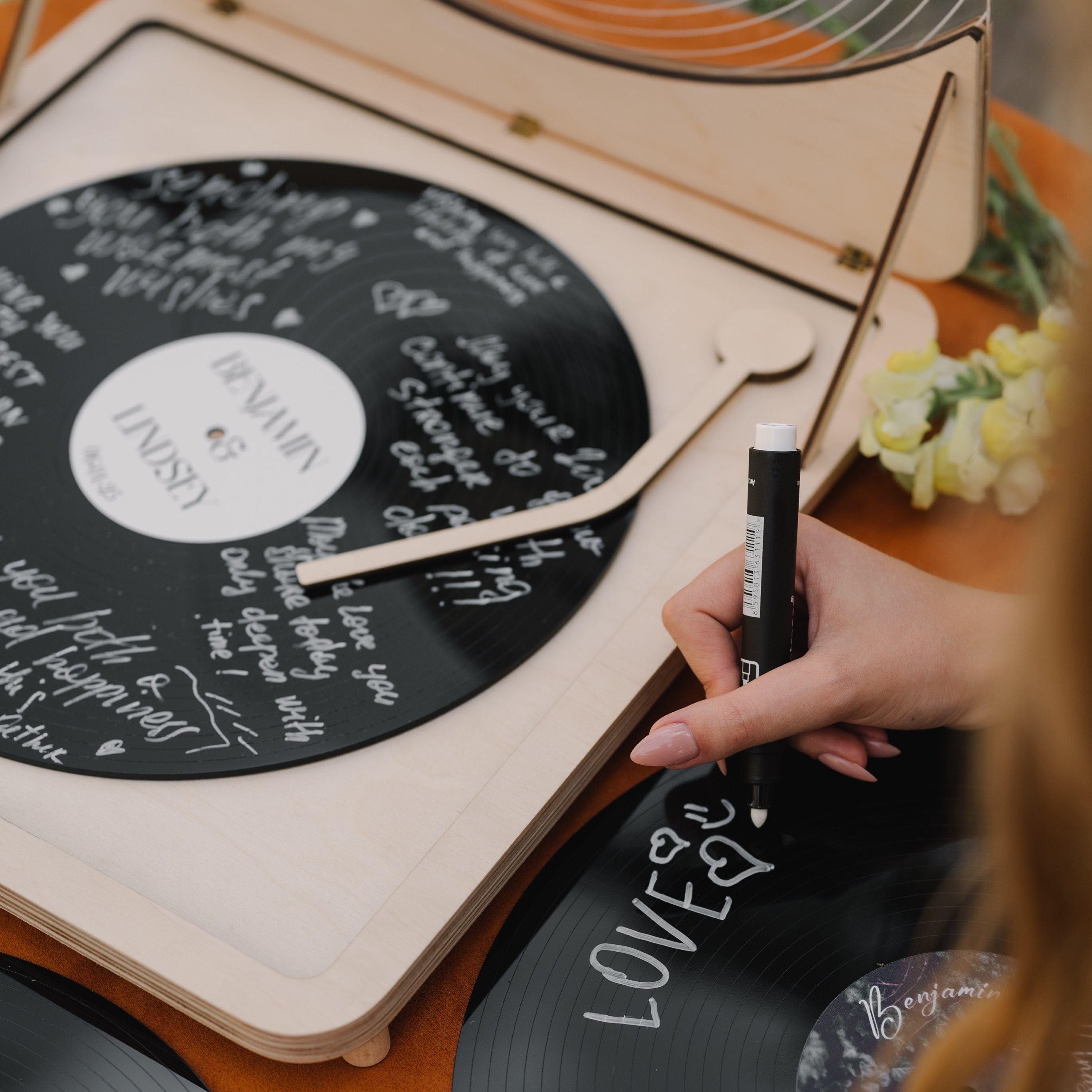 Music Lover Wedding Guest Book Idea, Vinyl Record Player Guestbook Alternative, Disco 70s Wedding Decor, Custom Wedding Gift for Couple