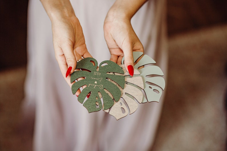 Faveurs de mariage tropicales pour le mariage sur la plage Faveurs personnalisées pour les invités en vrac Faveurs Monstera Coaster Faveurs de mariage personnalisées image 6