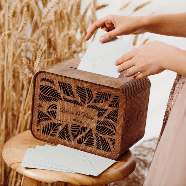 Kartenbox für Hochzeit, personalisierte Holzkiste für Karten und Geschenke, rustikale Hochzeitsdekorationen, Hochzeitsumschlag Box, individuelles Geschenk für Paar