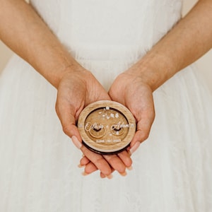 Boîte porte-alliances pour cérémonie de mariage, boîte à bagues de fiançailles personnalisée avec couvercle en verre, coussin pour porte-alliances, décoration de mariage rustique image 10