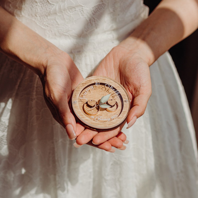 Wedding Ring Box with Glass Lid, Custom Hexagon Ring bearer box, Personalized Wedding Ceremony Acrylic Ring Box, Ring Bearer Pillow 画像 7