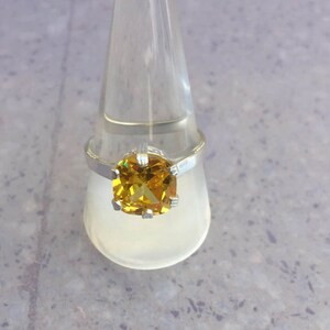 Zafiro amarillo natural de 5,50 quilates, plata de ley 925, anillo hecho a mano para hombres y mujeres, regalo de aniversario.
