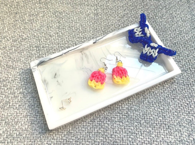 Hat Rainbow Loom Earrings Hat Earrings Rainbow Loom Winter Earrings Winter Jewelry Snowy Jewelry Snow Hat Earrings
