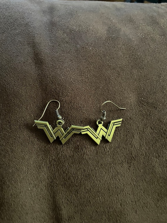 Wonder Woman Earrings