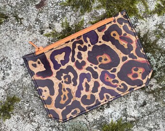 Petite pochette en cuir de liège pour cartes, pièces de monnaie et dés - Cadeau pour amateur d'imprimés guépards