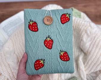 Étui pour Kindle - Pochette rembourrée pour liseuse avec écussons brodés aux fraises, cadeau pour les lecteurs