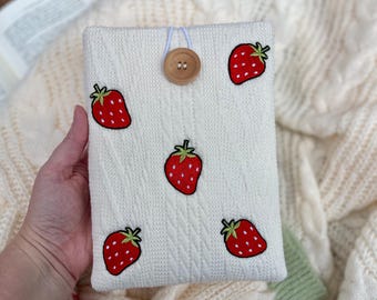 Étui pour Kindle - Pochette rembourrée pour liseuse avec écussons brodés aux fraises, cadeau pour liseuse