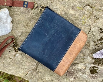 Petit sac à bandoulière en cuir de liège - sac à main minimaliste pour les voyages et tous les jours, cadeau fait main pour elle