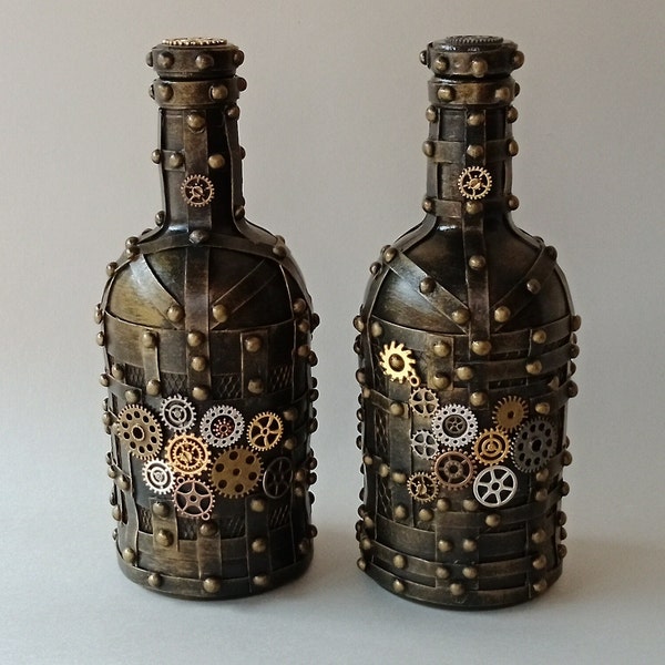 Round Steampunk Bottle / Vintage Gift / Bookish Gift