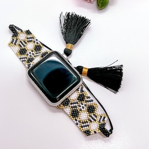 Black and white Apple Watch band, smart watch band, boho watch band, Hand beaded watch strap, trendy Apple Watch band 2023, unique bracelet