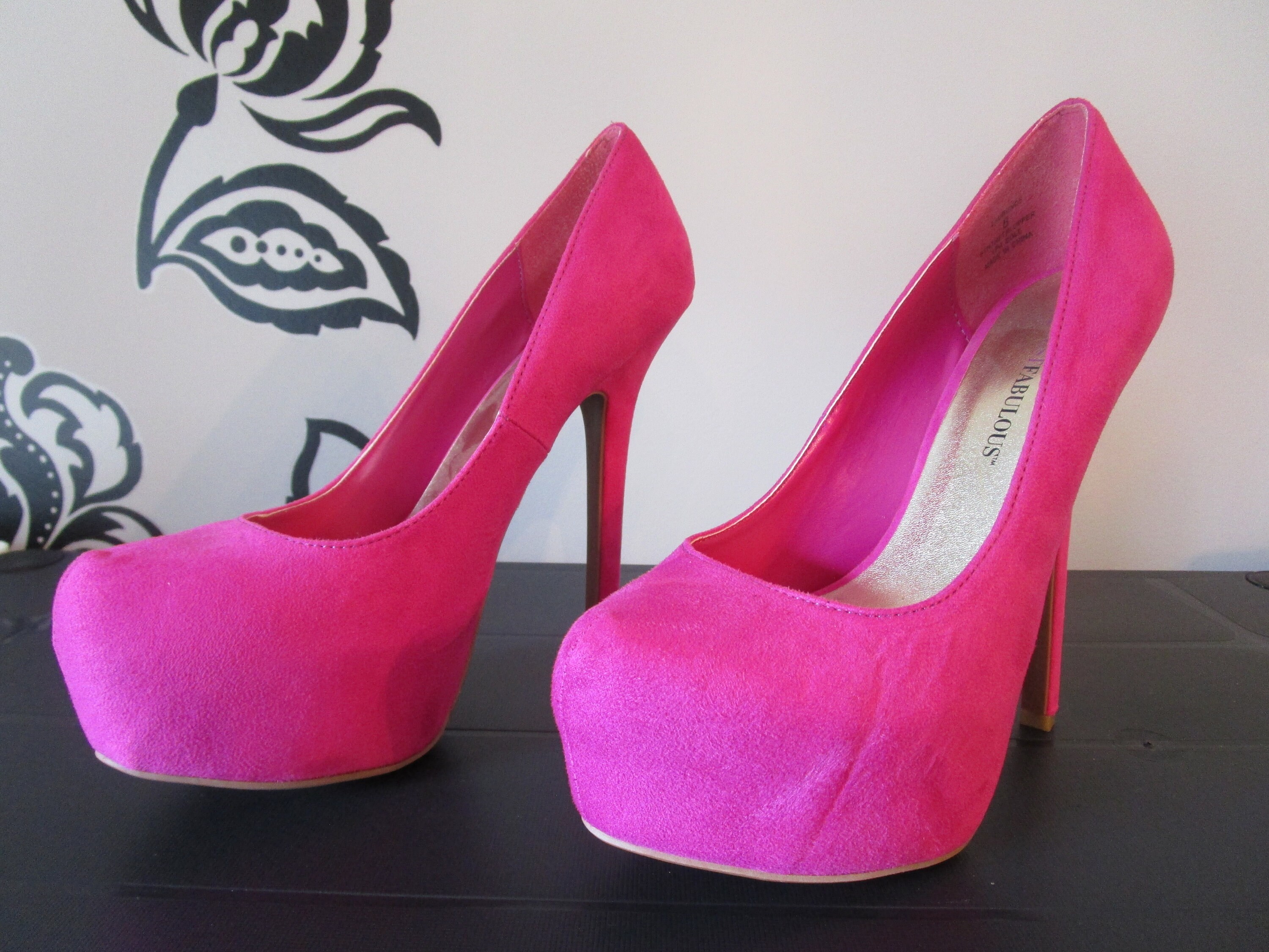 hot pink platform pumps