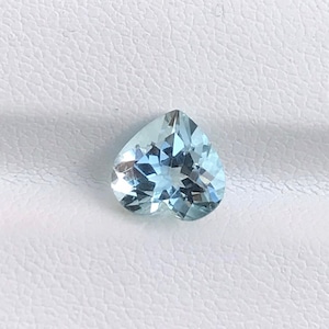 Natural Aquamarine Heart: Unheated March Birthstone, 1.60 Carat (8 MM)