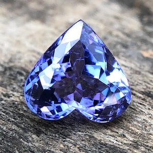 Natural tanzanite heart - 9 mm tanzanite heart shape - tanzanite heart cut -  2.40 carat tanzanite heart - tanzanite heart for jewellery.