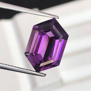 Amatista natural: forma elegante de amatista, corte elegante de amatista de 15 mm, piedra natal de febrero, amatista morada de 5,50 quilates.