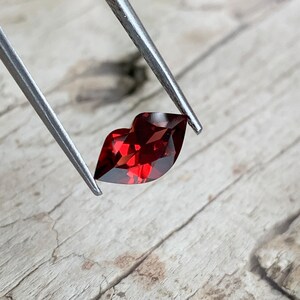 Natural Mozambique Garnet 10 MM Garnet Lips January Birthstone 1.90 Carat Lips Garnet For Jewelry Red Garnet Lips Cut Fancy Gems image 3