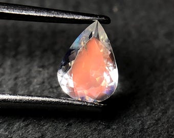 Oranje Madagascar regenboog maansteen peer: 0,80 karaat edelsteen