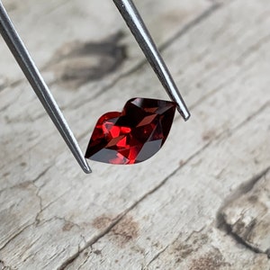 Natural Mozambique Garnet 10 MM Garnet Lips January Birthstone 1.90 Carat Lips Garnet For Jewelry Red Garnet Lips Cut Fancy Gems image 2