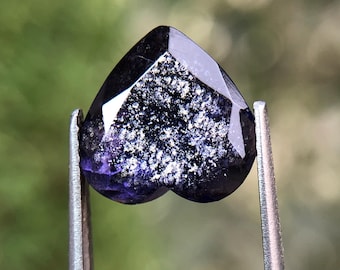 Piedra solar natural de iolita con forma de corazón azul, 10 mm, 2,80 ct, piedra de nacimiento de septiembre para joyería.