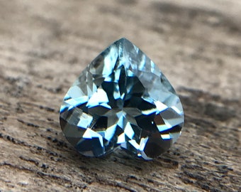 天然アクアマリンハート：3月の誕生石、0.85カラット（6x6x4.2 MM