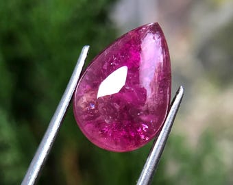 Natürlicher Purpur-Rosa Turmalin Birnen Cabochon - 15 mm 6.50 Karat Oktober Geburtsstein für Ring