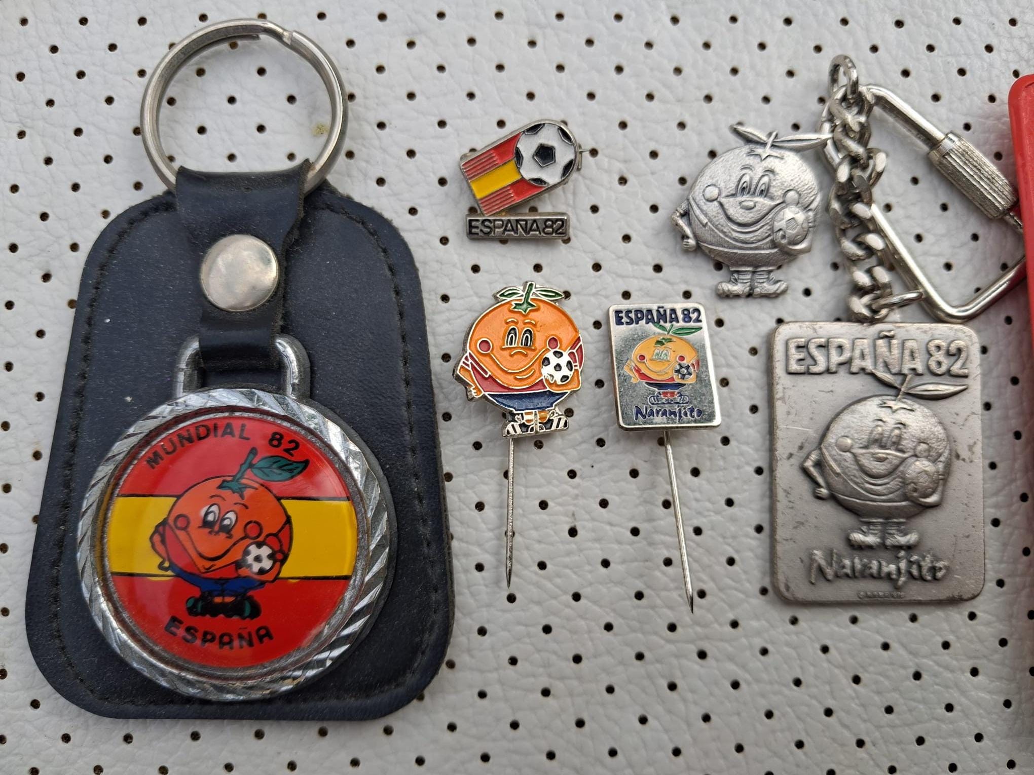 FIFA World Cup Espana 82 Football Keychains Pins Soccer Spain