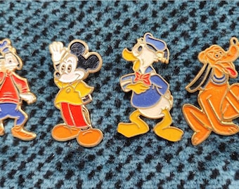 ディズニー25周年記念 / ゲストオブオナーバッジ / 貼り付け / 1976年