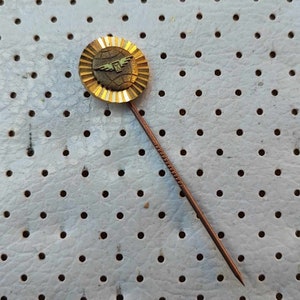 Longines klocka vintage nålmärke original schweizisk tillverkad original antik Longines slag armbandsur memorabilia anskärbar