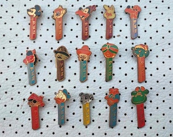 大特価放出！ PEZ Pins Vintage 1970s Complete Set PEZ Dispensers Disney アメコミ