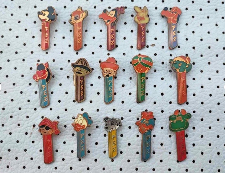 70's OLD PEZ pins 15点コンプリート品　オールドペッツ 70's OLD PEZ pins 15点コンプリート品 オールドペッツ PEZ