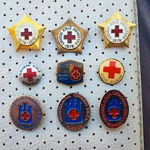Red Cross Croatia Vintage Pins 1970s Yugoslavia Hrvatska Crveni Kriz Red Cross Pins Rote Kreuz Anstecknadeln Röda korset Red Cross Lapel