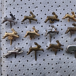 Emblemas de caça, broches de lapela de chapéu vintage, coelhos, méritos de caça, prêmios selvagens de caçadores de animais, aço, melhor trabalho da coleção de caça dos anos 1970