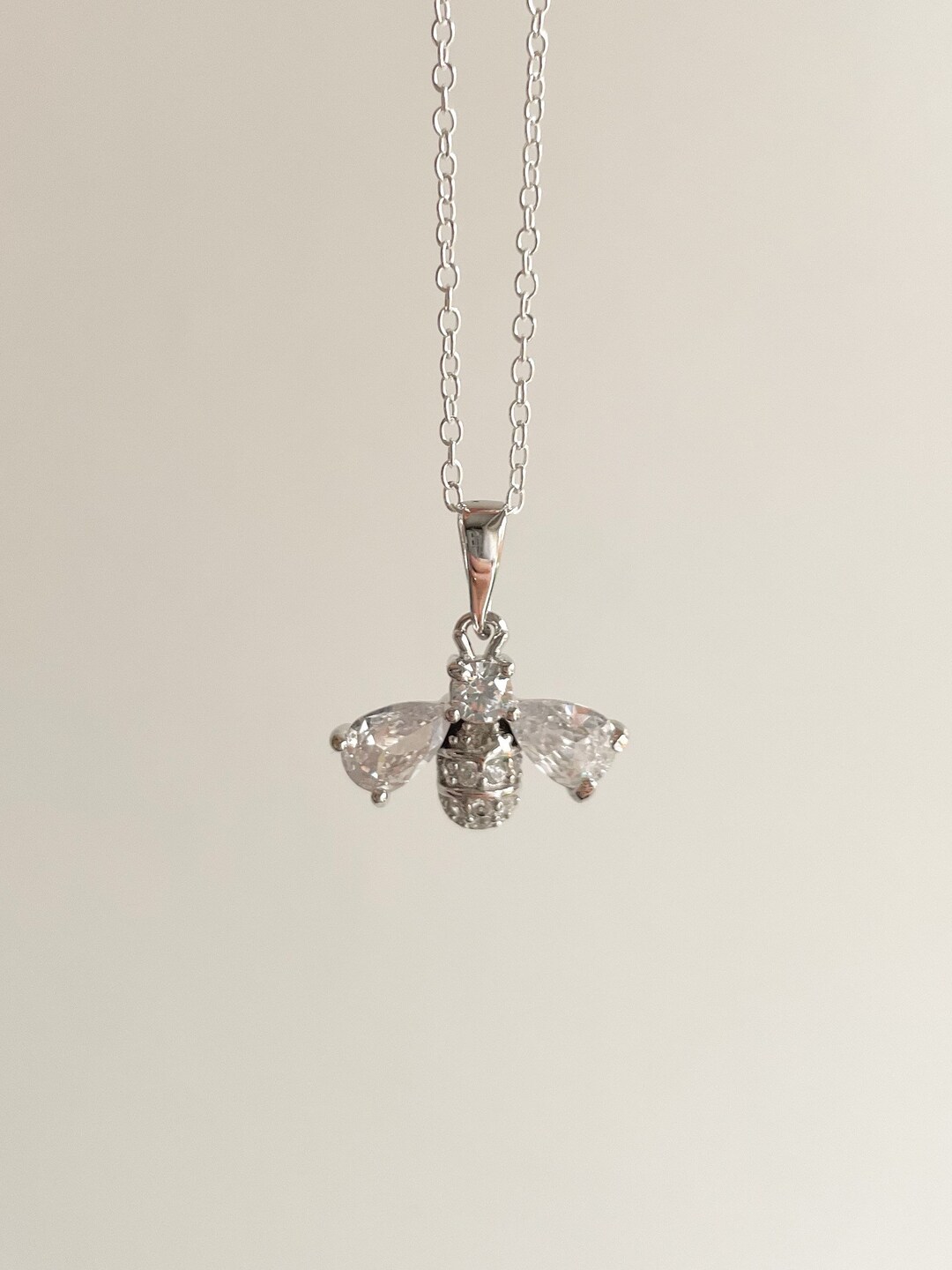 Crystal bee necklace Clearance