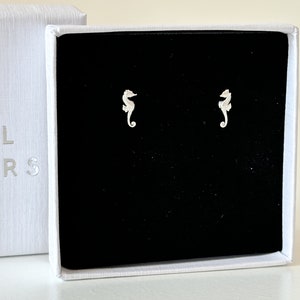 Orecchini a bottone con cavalluccio marino, orecchini a bottone con cavalluccio marino in argento sterling 925, orecchini a bottone con cavalluccio marino, graziosi gioielli da spiaggia
