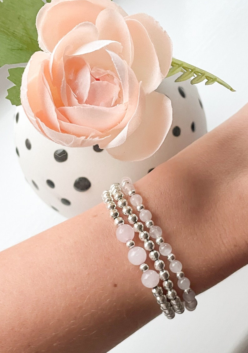 Rosenkvarts- och silverarmband, stapelarmband med rosenkvarts, helande armband med rosenkvartskristaller, stapelbara armband, rosa kärleksarmband bild 1