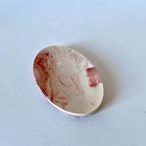 Zeepbakje van rood marmer