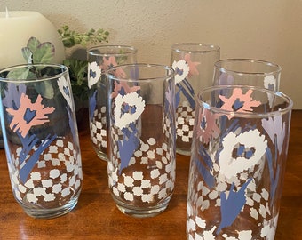 Vintage 1989 anchor hocking company drinking glasses. Set of six floral and checker board design