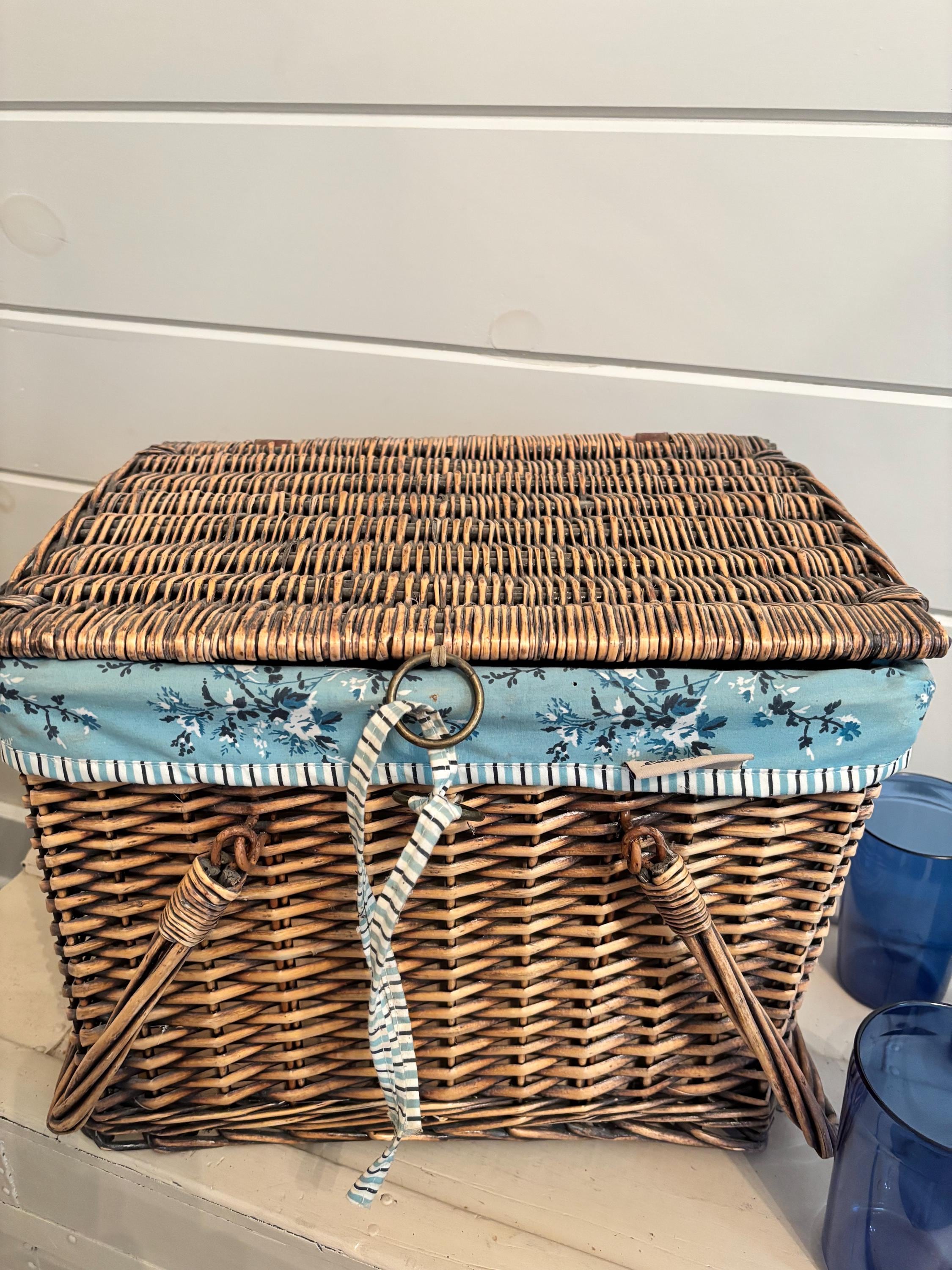 Vintage Blue Picnic Basket - Etsy