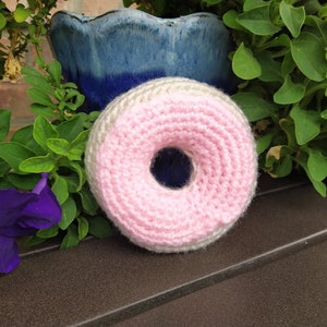 Crochet toy donut