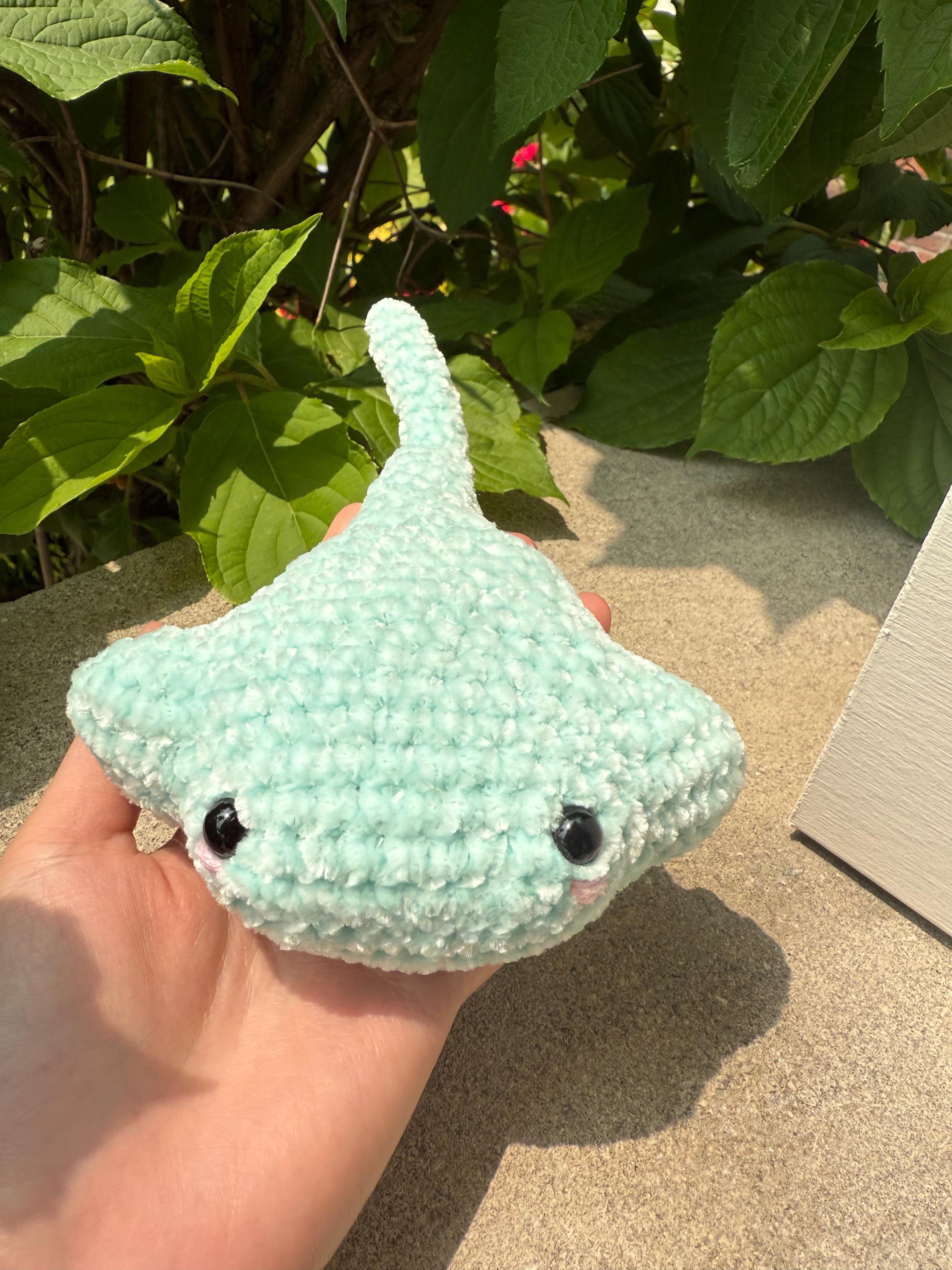 Peluche de raya de terciopelo tejido a crochet