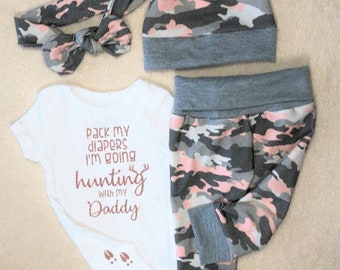 2 Piece Set Pink Camo Cotton Infant One Piece Bodysuits 2 Piece Set Pink Camo Cotton Infant One Piece Bodysuits