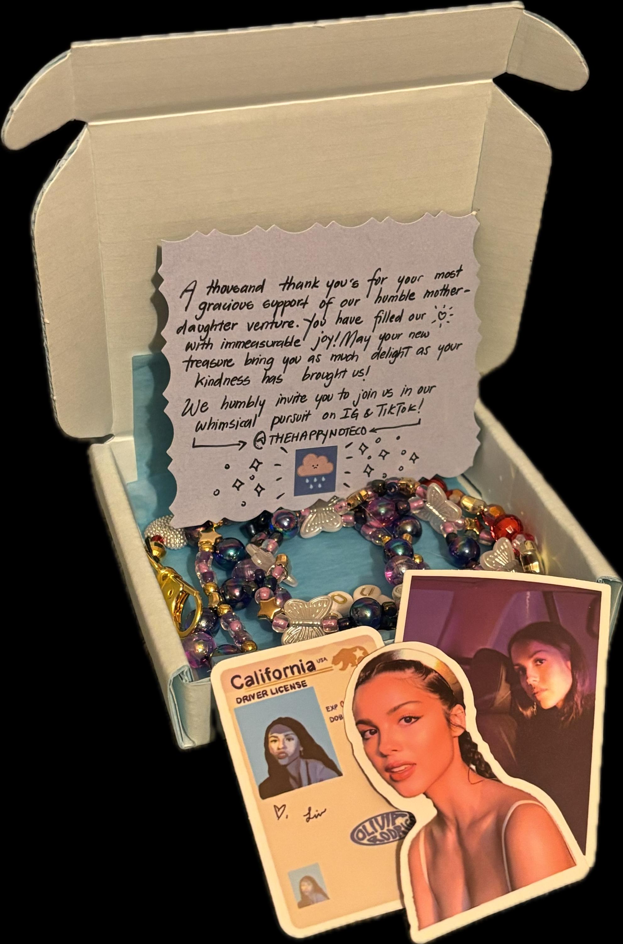 GAUEIOUR Orecchini ispirati all'album Olivia Sour Guts, orecchini alla moda e dal design in acrilico viola, splendidi ornamenti personalizzati a forma