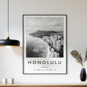 Impressão de viagem para Honolulu, pôster de viagem para o Havaí, pôster de viagem para o Havaí, arte de viagem, pôster de viagem, arte em preto e branco, presente de viagem, A1/A2/A3/A4