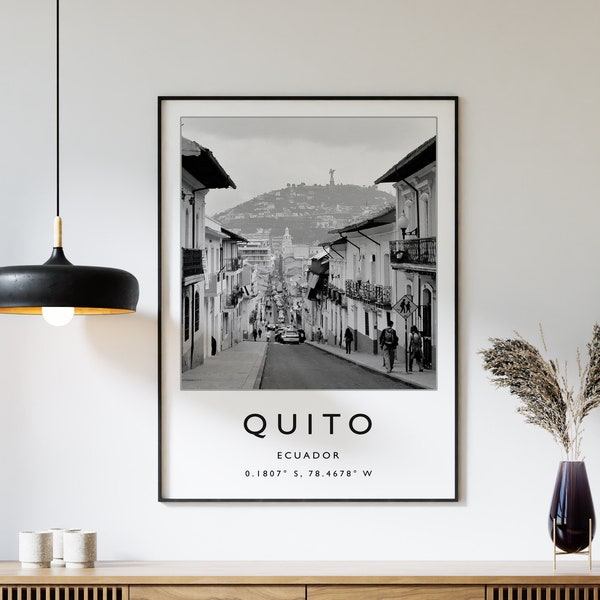 Quito Ecuador Reise Poster, Quito Reise Poster, Ecuador Reise Poster, Reise Geschenk, Schwarz Weiß Druck