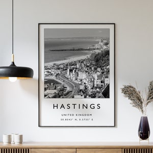 Hastings Travel Print, Hastings England Travel Poster, Seaside Travel Print, Travel Art, Travel Poster, Zwart-wit, Cadeau, A2/A3/A4